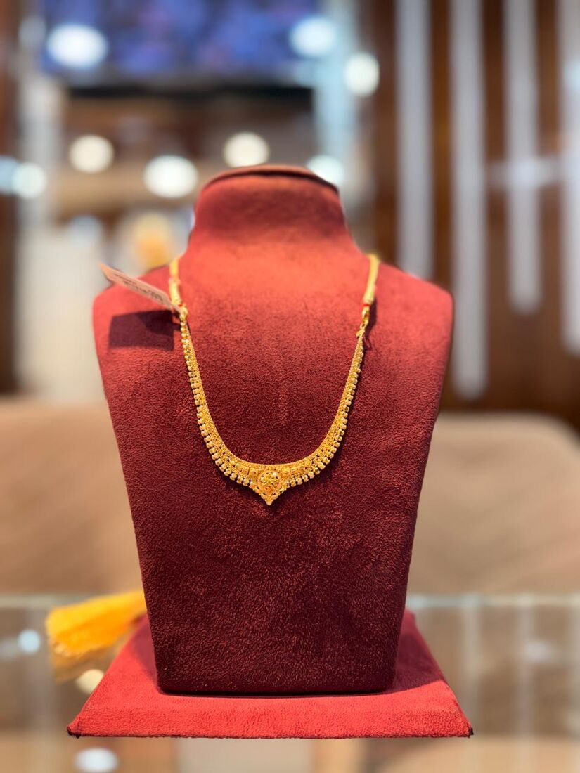 Kuhi Petite Choker — daily wear gold